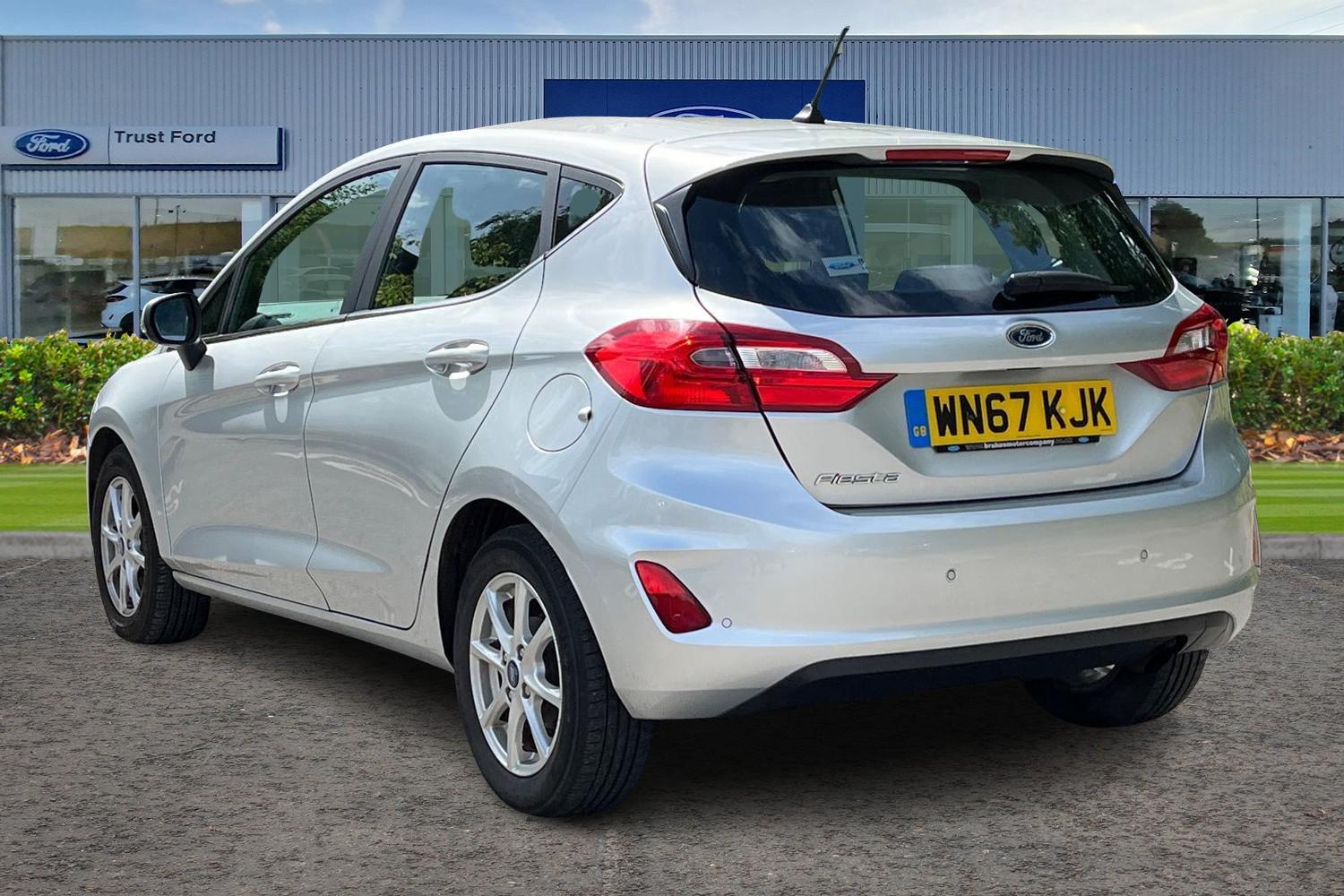 Ford Fiesta Photo 1