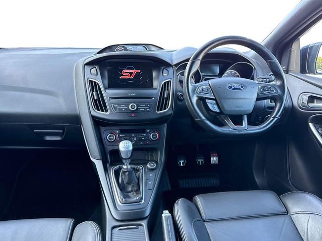 FORD Focus Photo 11