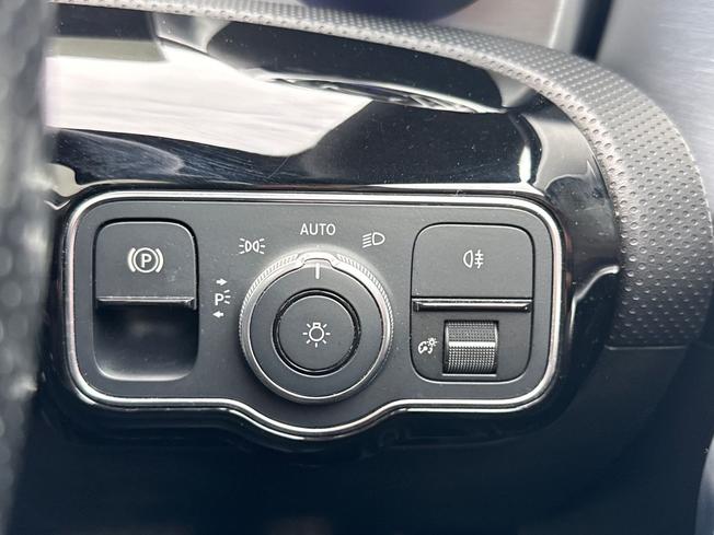 MERCEDES-BENZ CLA Photo 47