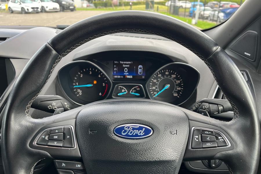 Ford KUGA Photo autoimg-734cacb1760c75534576eaccda9143baf8676a90.jpg