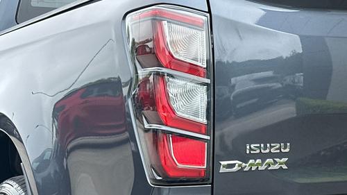 Isuzu D-Max Photo autoimg-734e581b73f9d5939516cab7e55942bb49f45bda.jpg