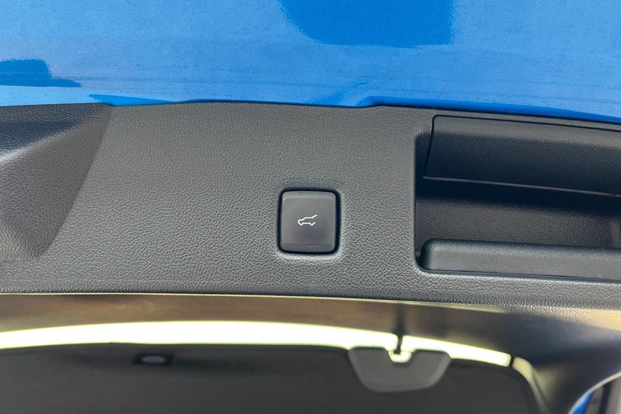 Ford Kuga Photo autoimg-73515e6285b3cf62d6509fe103e47a2ebd7cce66.jpg