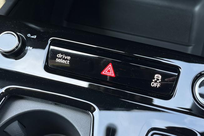 AUDI Q6 E-Tron Photo 33