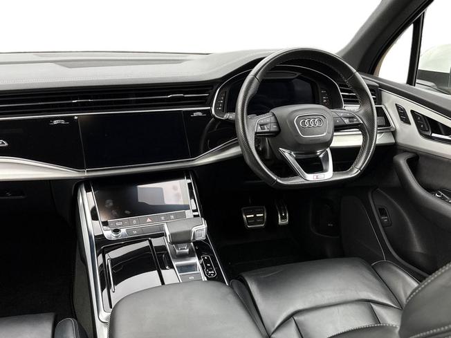 AUDI Q7 Photo 11