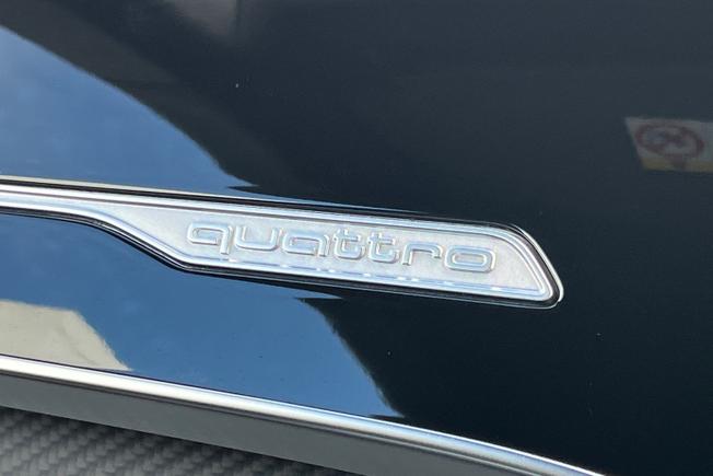 AUDI Rsq8 Photo 34