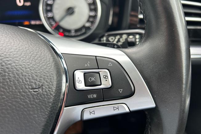 VOLKSWAGEN Touareg Photo 17