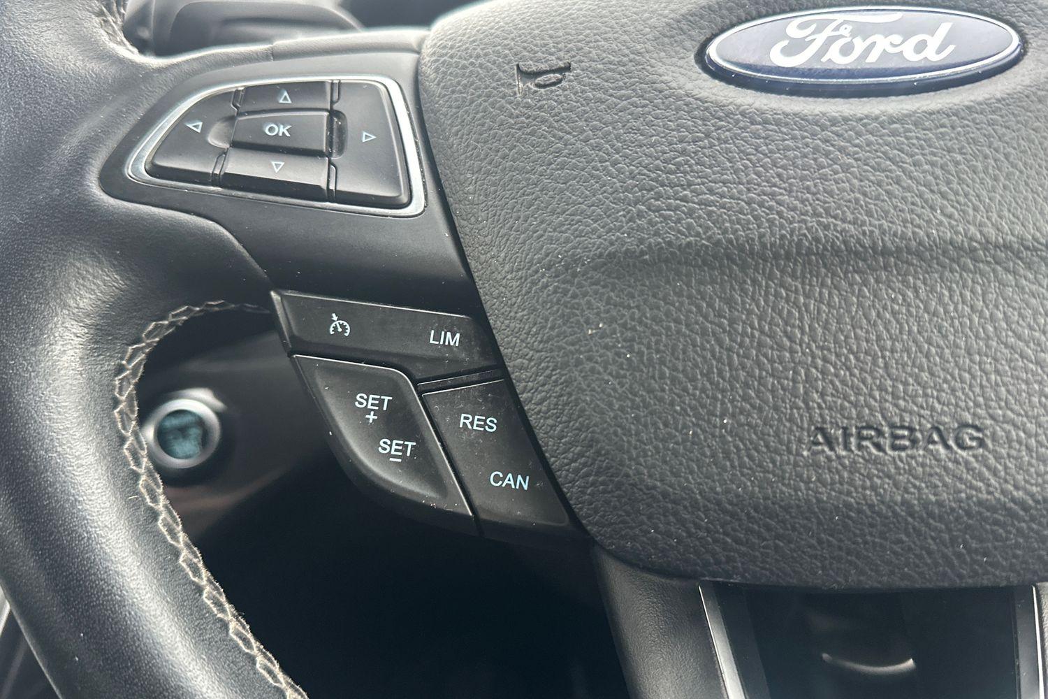 Ford KUGA Photo 36