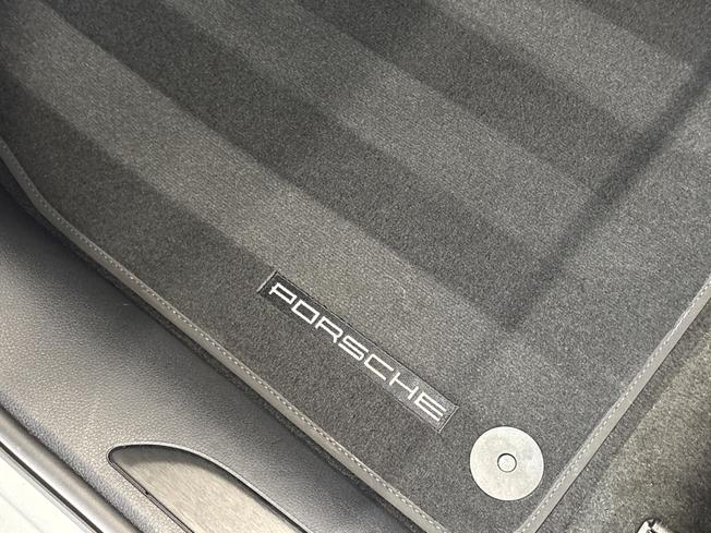 PORSCHE Macan Photo 34