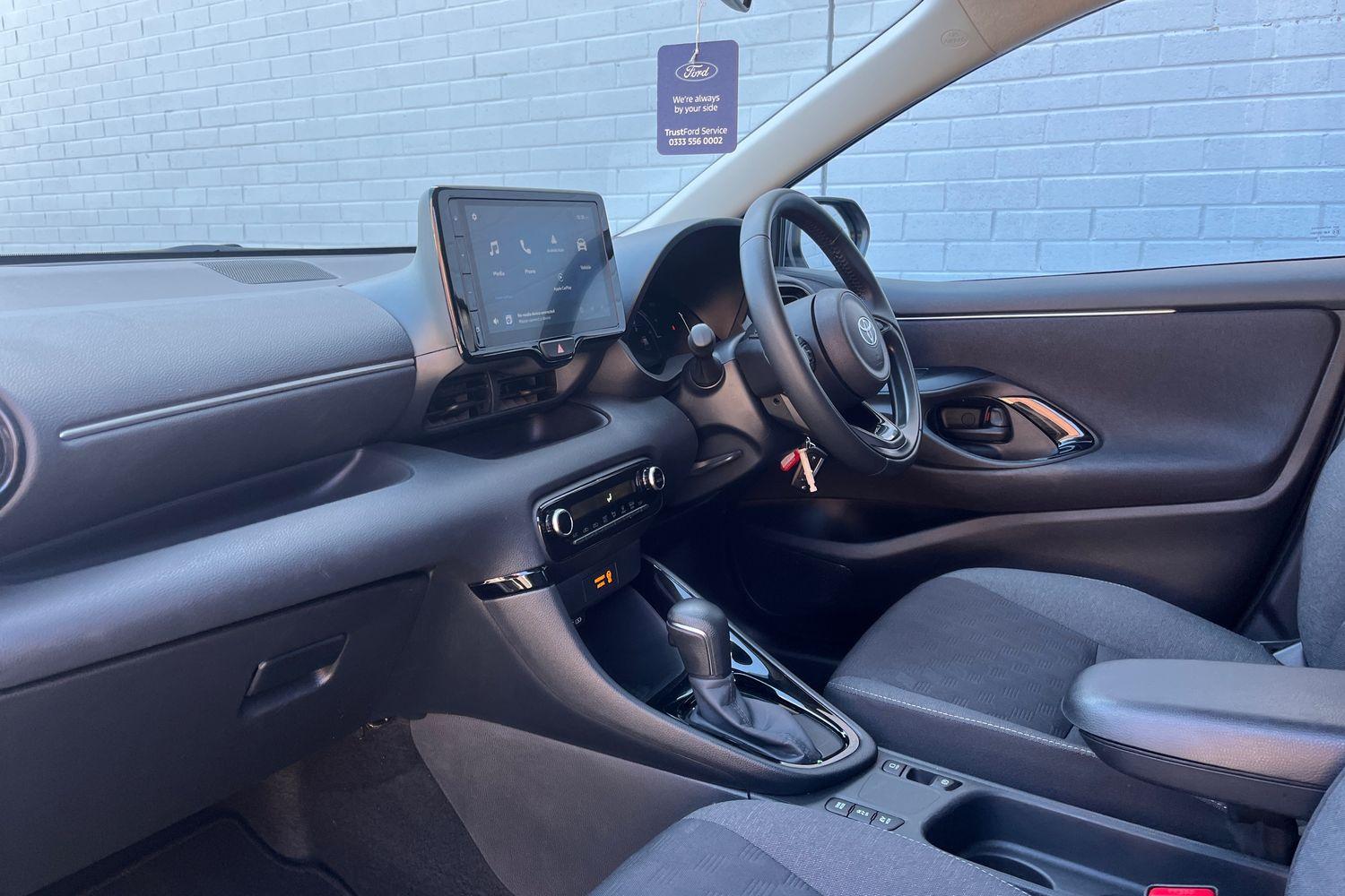 Toyota YARIS Photo 17