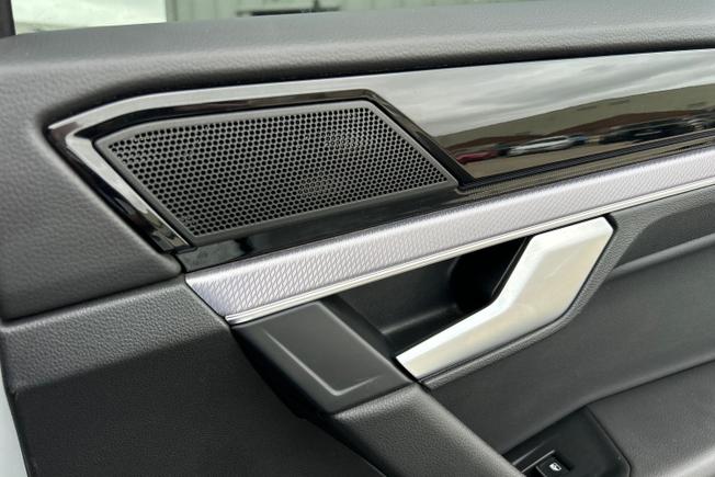 VOLKSWAGEN Touareg Photo 57