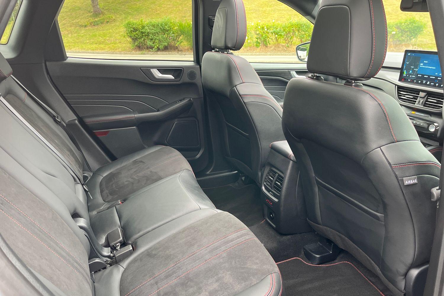 Ford KUGA Photo 37