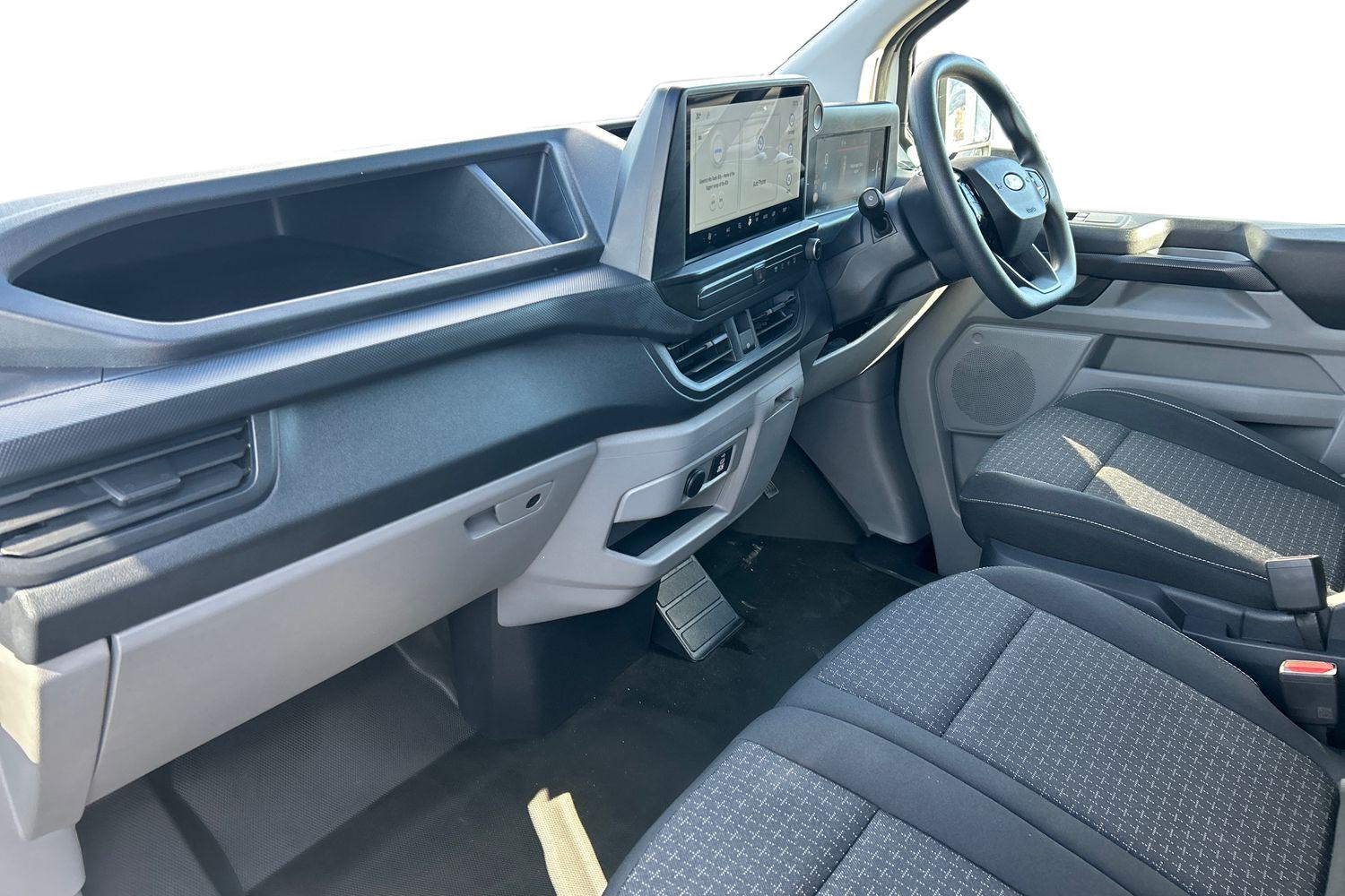 Ford E-TRANSIT CUSTOM Photo 3