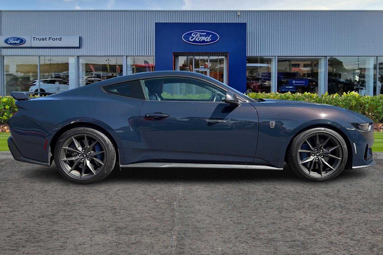 Ford MUSTANG Photo 2
