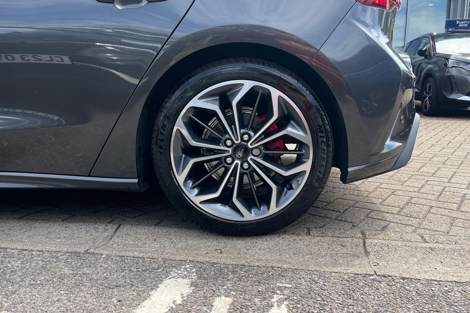 Ford Focus Photo 7