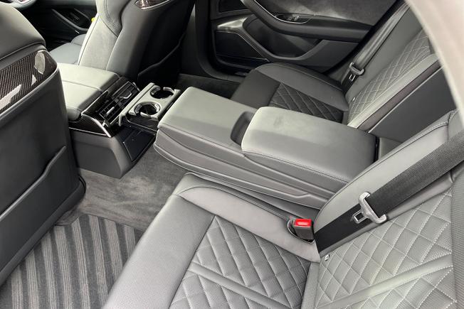 AUDI A8 Photo 26