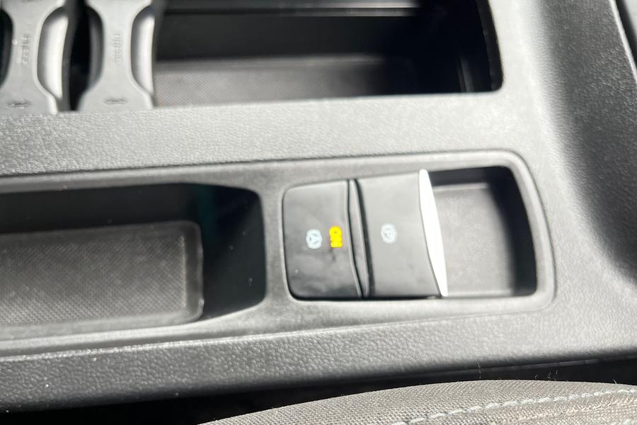 Ford FOCUS Photo autoimg-73729b4f26fc763ef29d1d12093ad10cbf026212.jpg