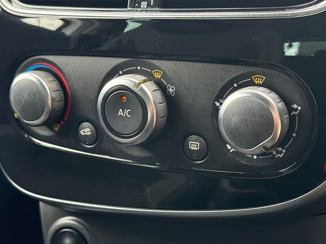 RENAULT Clio Photo 42