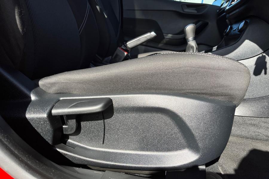 Ford Fiesta Photo autoimg-737ec968da5be4a91e5d20cdbd0128946737c9bd.jpg