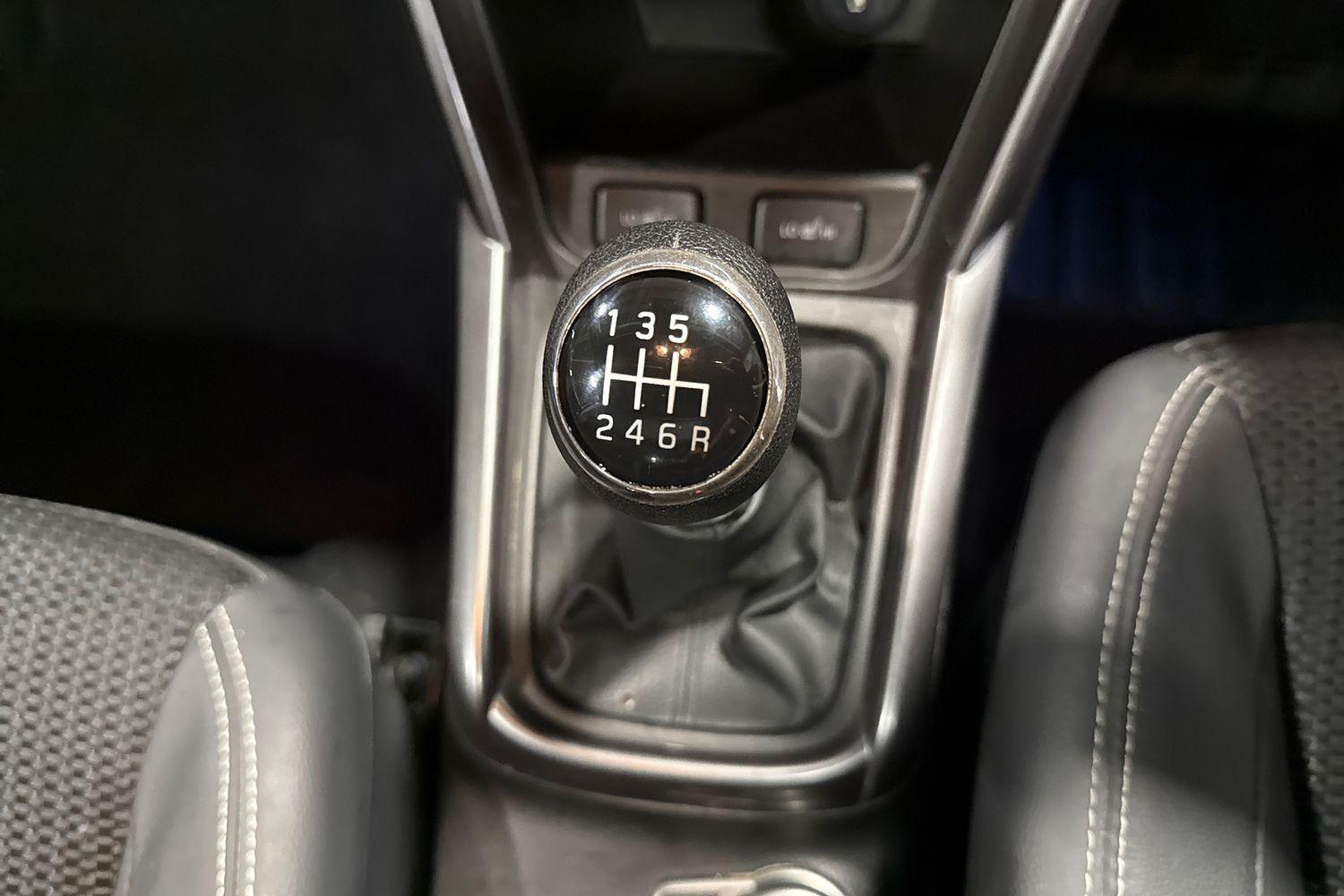 Suzuki S-Cross Photo 28