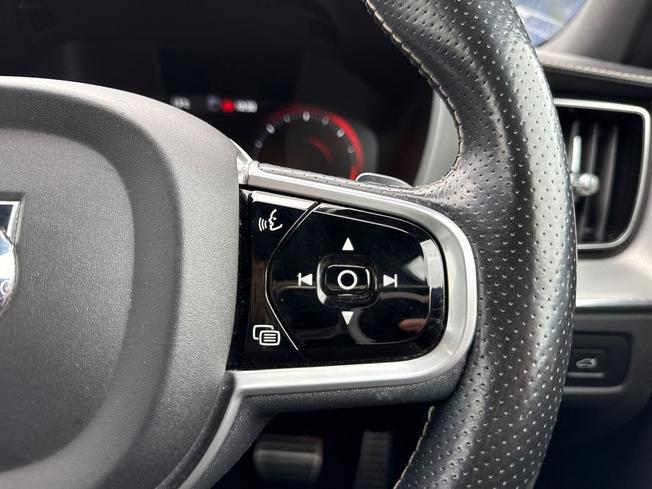 VOLVO XC60 Photo 17