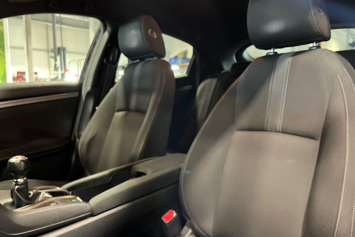 Honda CIVIC Photo 18