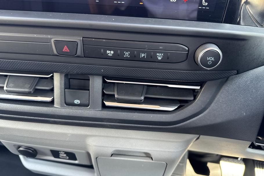 Used Ford E-TRANSIT CUSTOM RX26BFL 36