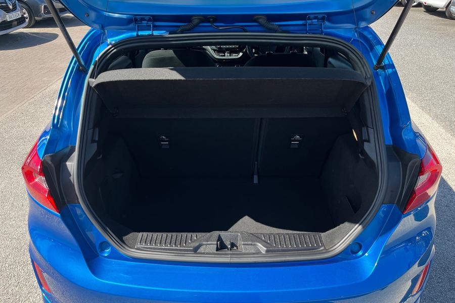 Ford FIESTA Photo autoimg-738e1a10652af73366786c101b214b483e3f4252.jpg