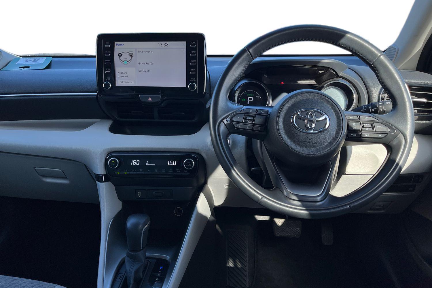 Toyota YARIS Photo 10