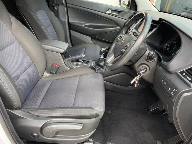 HYUNDAI Tucson Photo 28