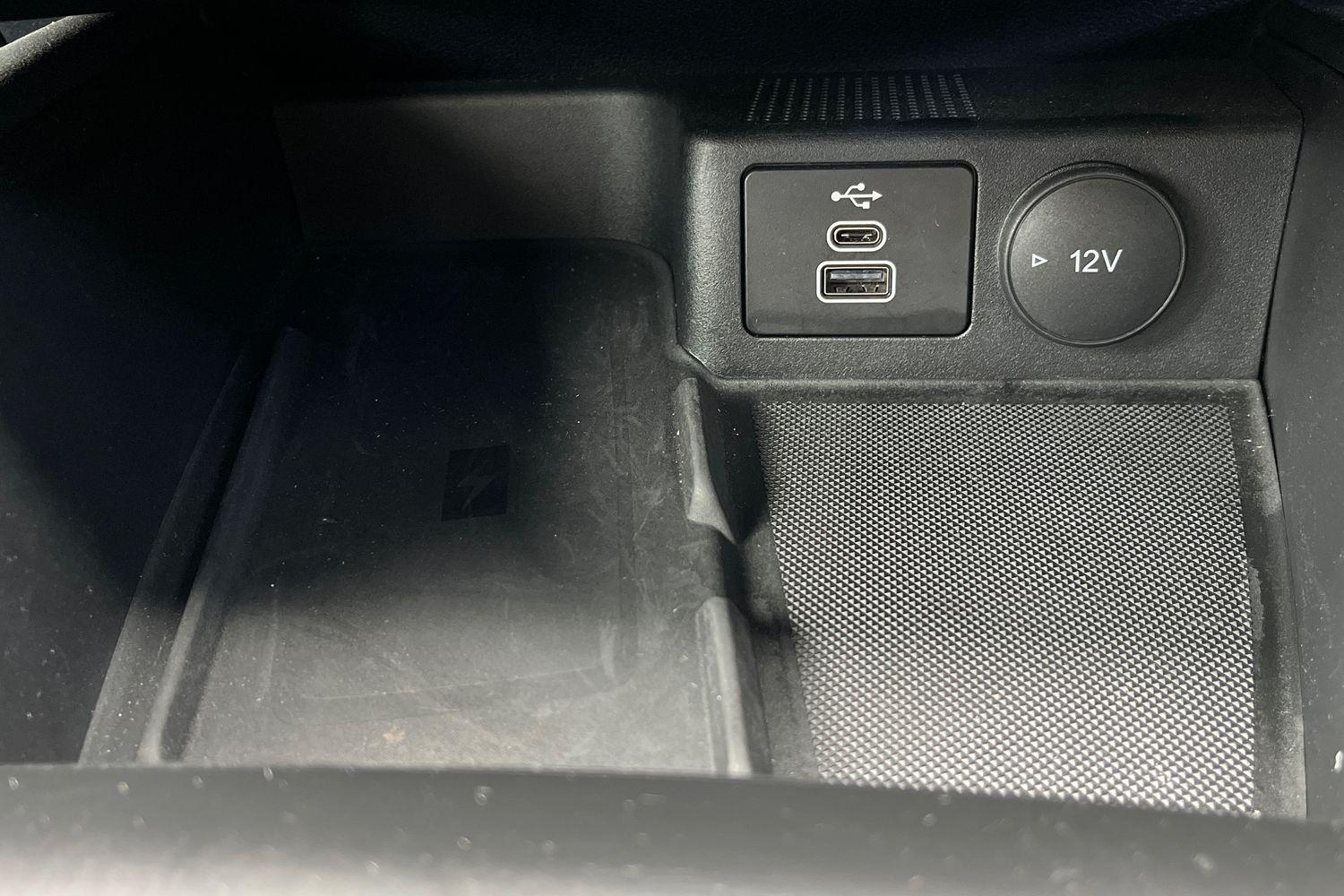 Ford KUGA Photo 25