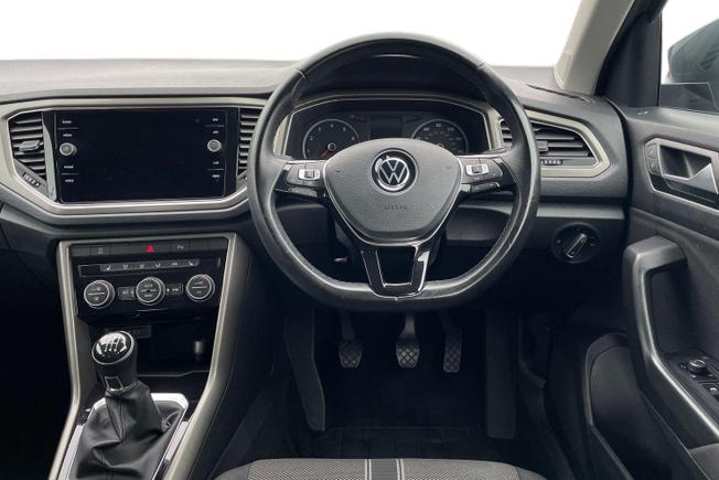 Volkswagen T-Roc Photo 11