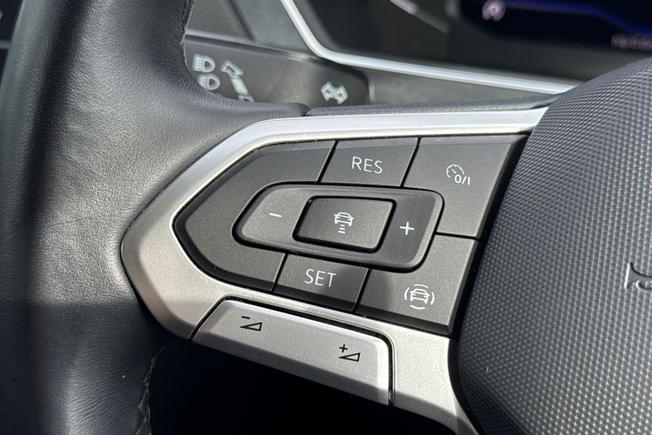 VOLKSWAGEN Tiguan Allspace Photo 16