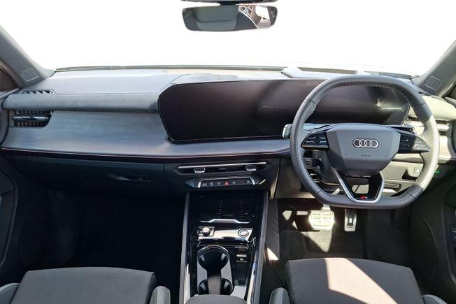 AUDI Q3 Photo 10