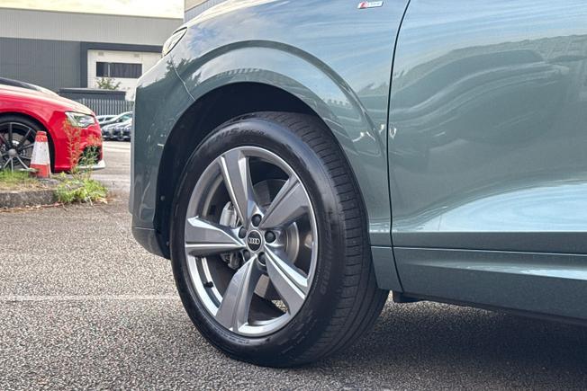 AUDI Q3 Photo 23