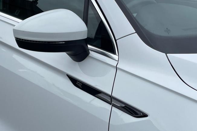 VOLKSWAGEN Tiguan Photo 20