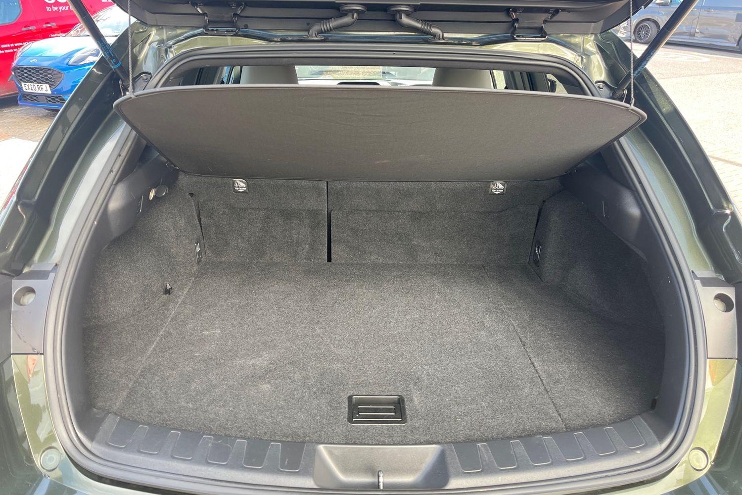 Lexus UX Photo 20