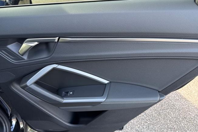 AUDI Q3 Photo 47