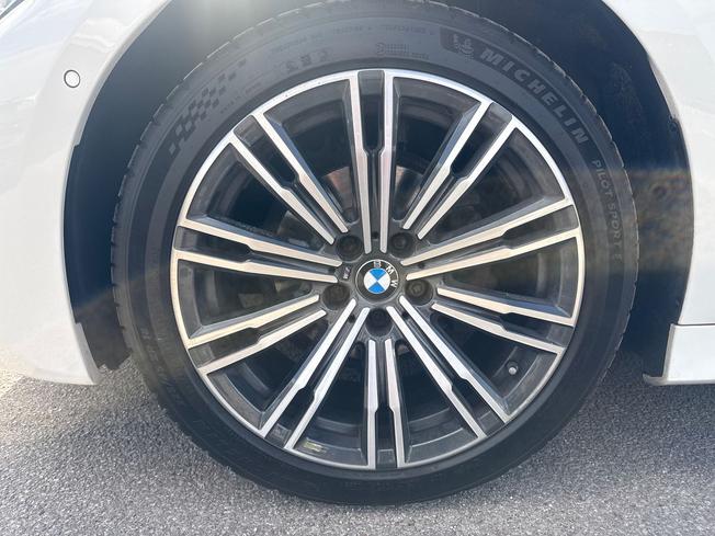 BMW 3 Series Photo 35