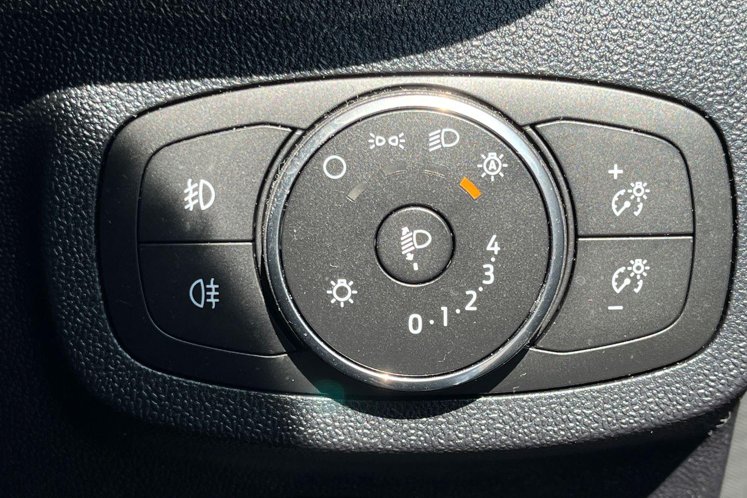 Ford FIESTA Photo 22