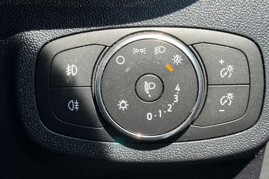 Ford FIESTA Photo autoimg-73ac5e7214eb374bf38d814912e7ad02a17084b5.jpg