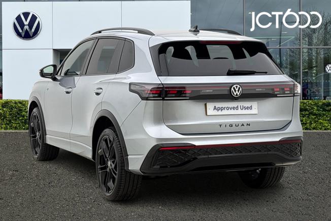 VOLKSWAGEN Tiguan Photo 3
