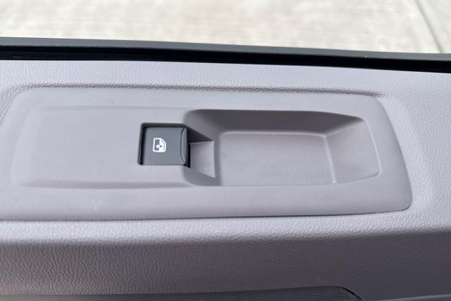 VOLKSWAGEN e-Transporter Photo 47