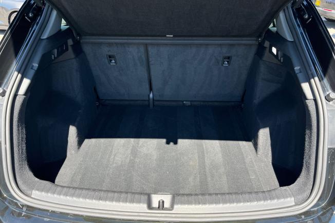 AUDI Q4 E-Tron Photo 12