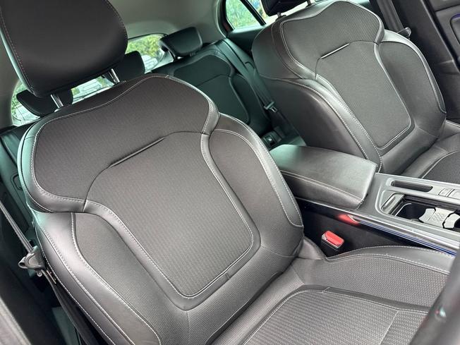 RENAULT Megane Photo 26