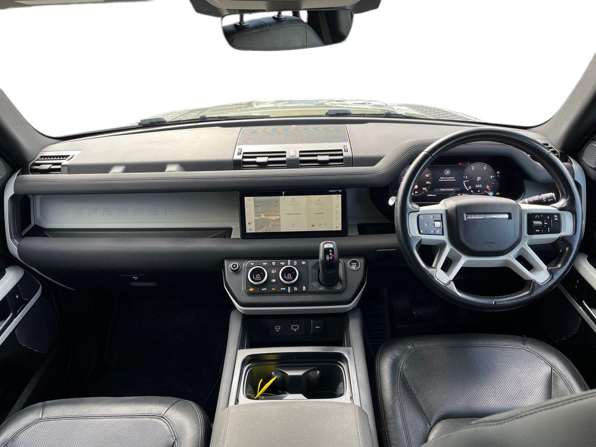 Land Rover Defender 110 Photo 9