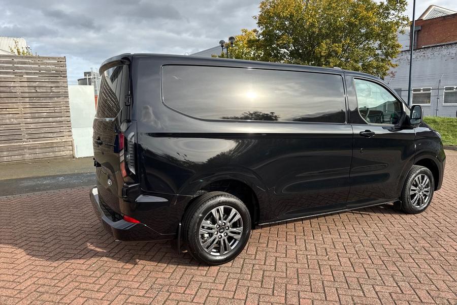 Ford TRANSIT CUSTOM Photo autoimg-73bc1d5bd3e759534a746508109a45c1ecd489de.jpg