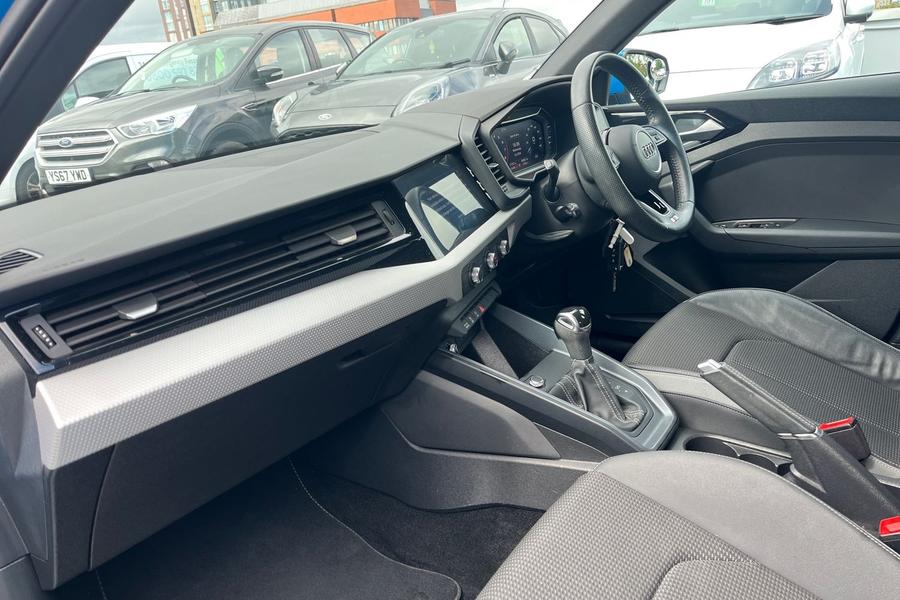 Audi A1 Photo autoimg-73bcb4d6d1872a77150ca2b0f8e7e94a9752e759.jpg