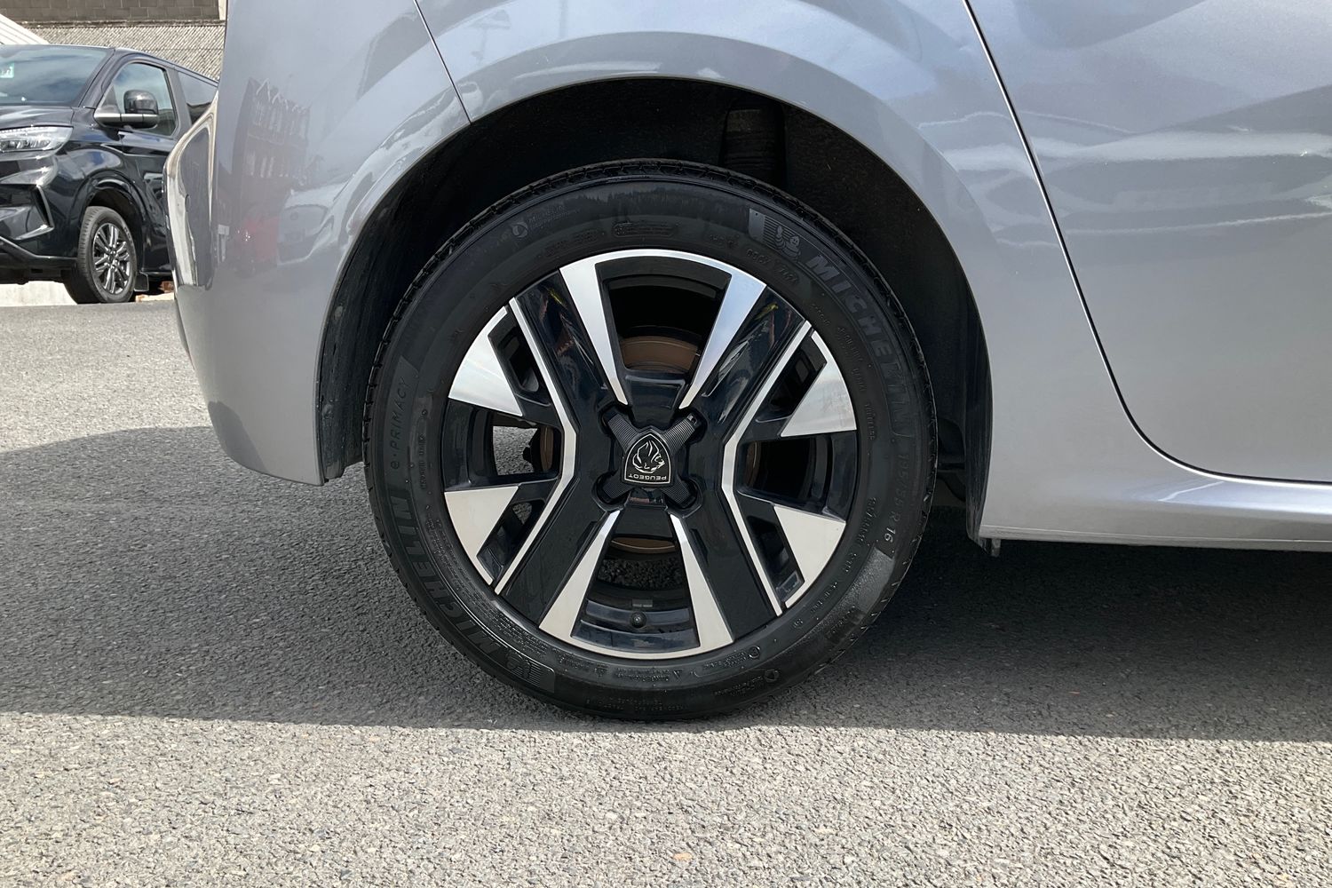 Peugeot 208 Photo 7