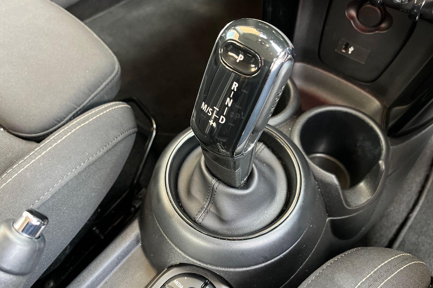 MINI HATCHBACK Photo 24