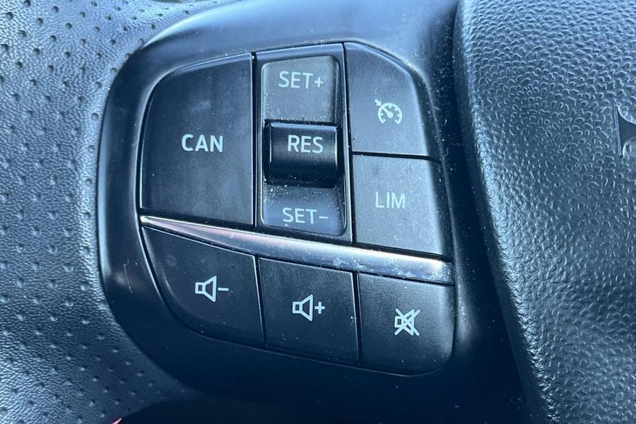 Ford FIESTA Photo autoimg-73c445604edb69f23855c9a8e1bc49338f284e4d.jpg